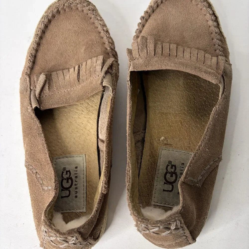UGG 1003770K Moccasins Shoes Casual Slip On Brown Tan Youth Kids Size 2